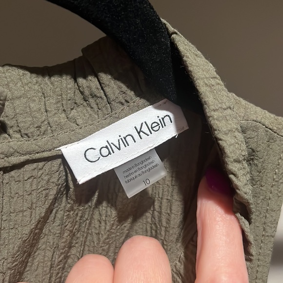 Dark green sleeveless dress - Picture 3 of 9